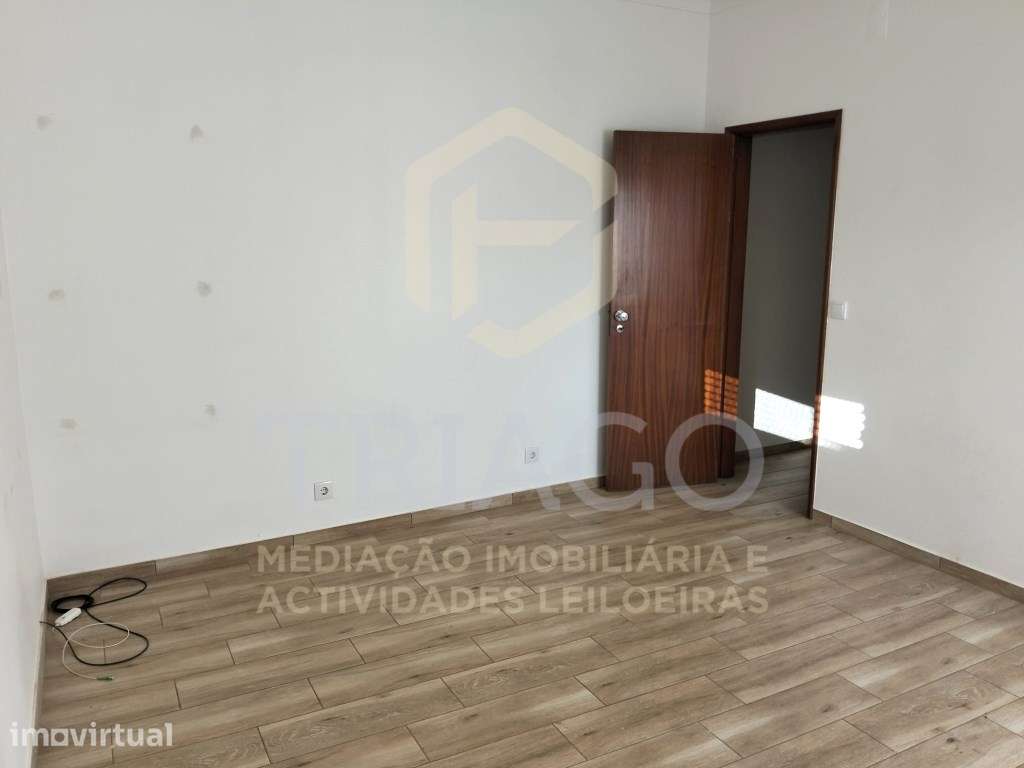 Escritório com 2 Salas e Grande Hall - Grande imagem: 2/9