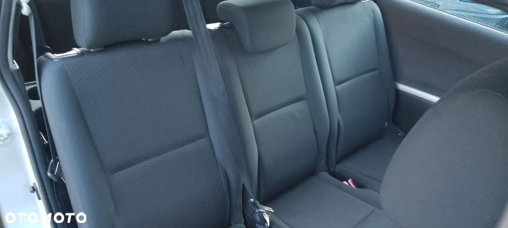 Toyota Corolla Verso 2.2 D-4D Gold + 7os - 22