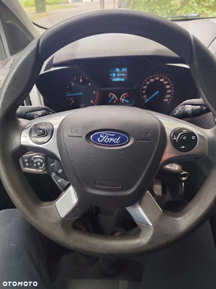 Ford Tourneo Connect Grand - 17