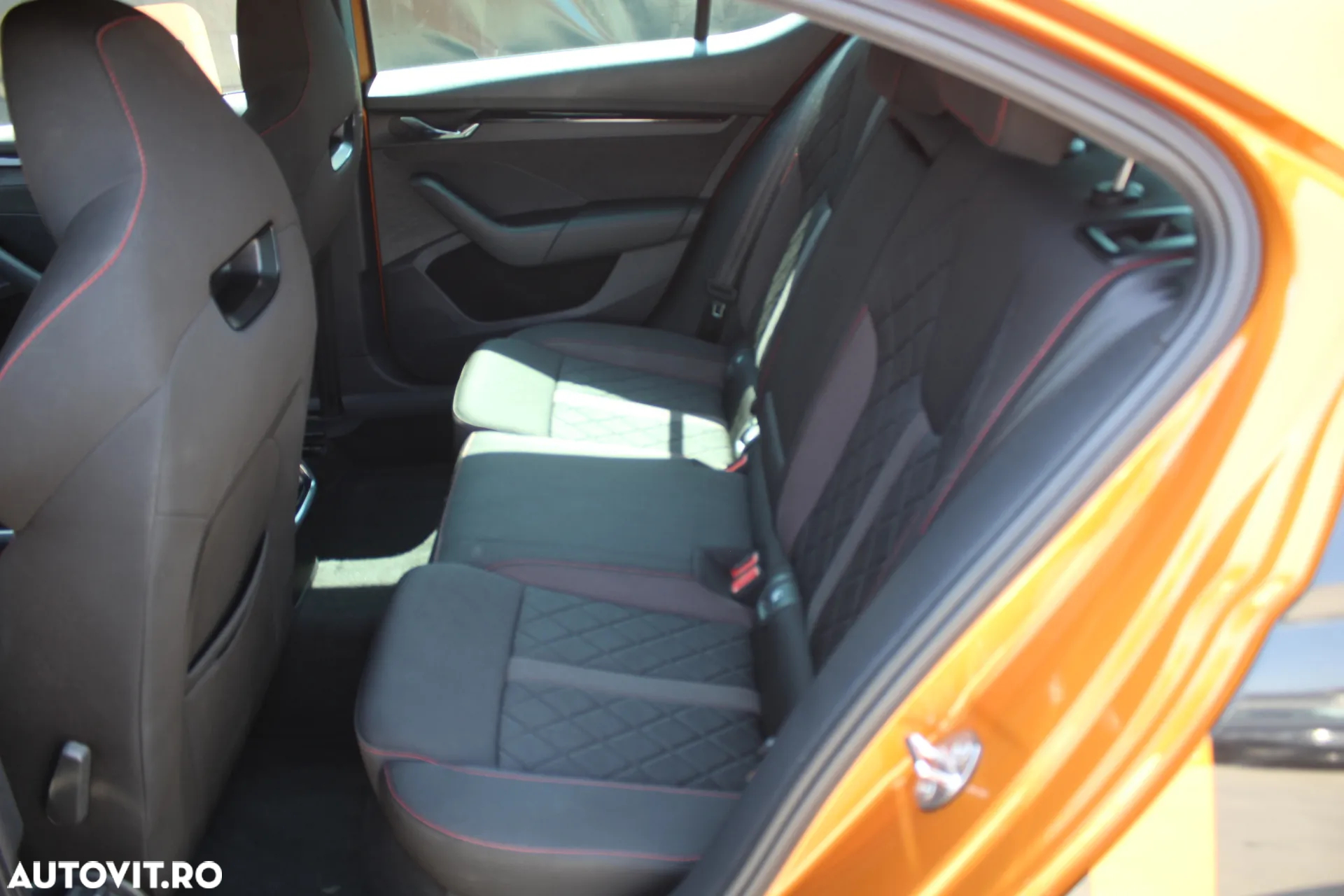 Skoda Octavia 2.0 TSI DSG RS - 18
