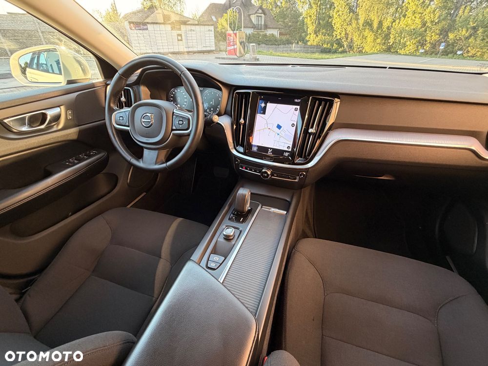 Volvo V60 T4 Geartronic Momentum Pro - 22