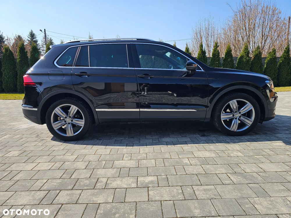 Volkswagen Tiguan - 1