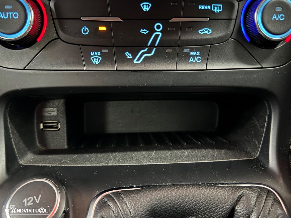 Ford Focus SW 1.5 TDCi Titanium - 32