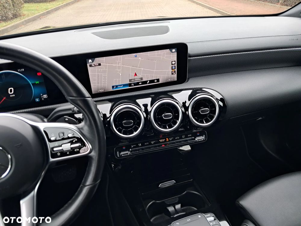 Mercedes-Benz CLA 200 d 8G-DCT Progressive Line Advanced - 24