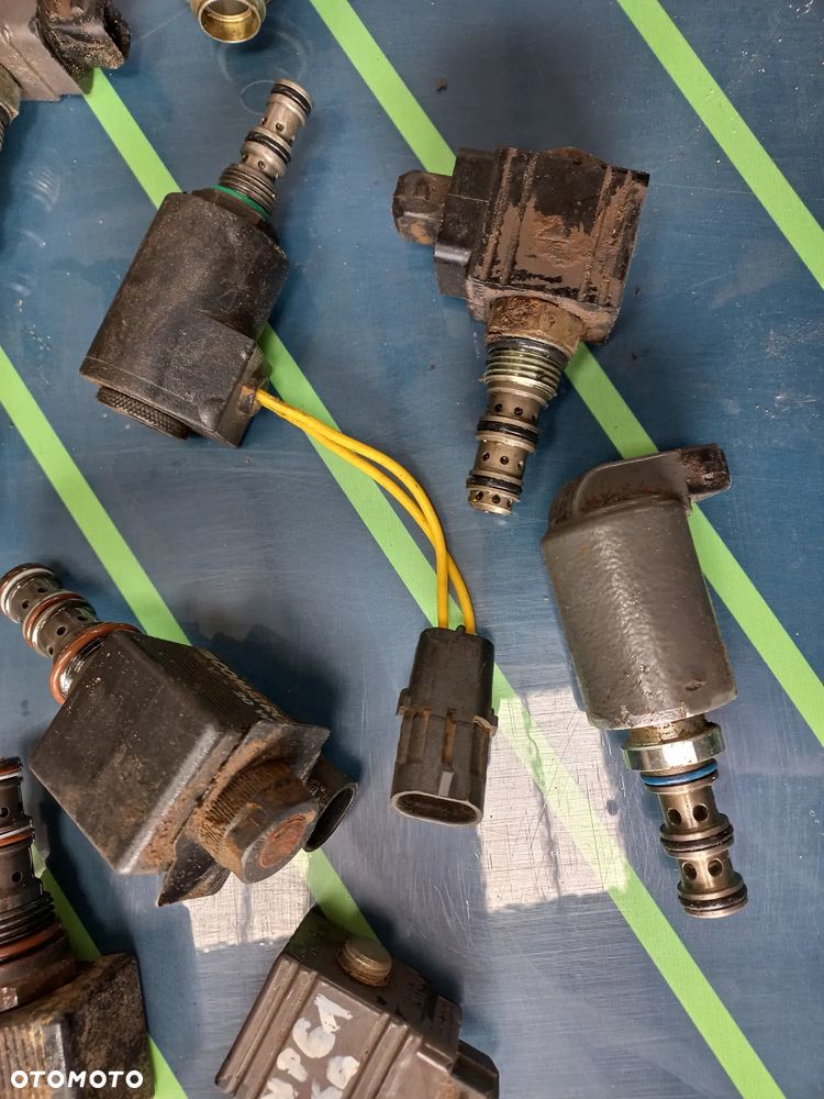 Elektrozawór Cewka SAME RUBIN,TITAN,LAMBORGHINI CHAMPION,HURLIMAN,MASSEY,CASE,DEUTZ.RENAULT - 5