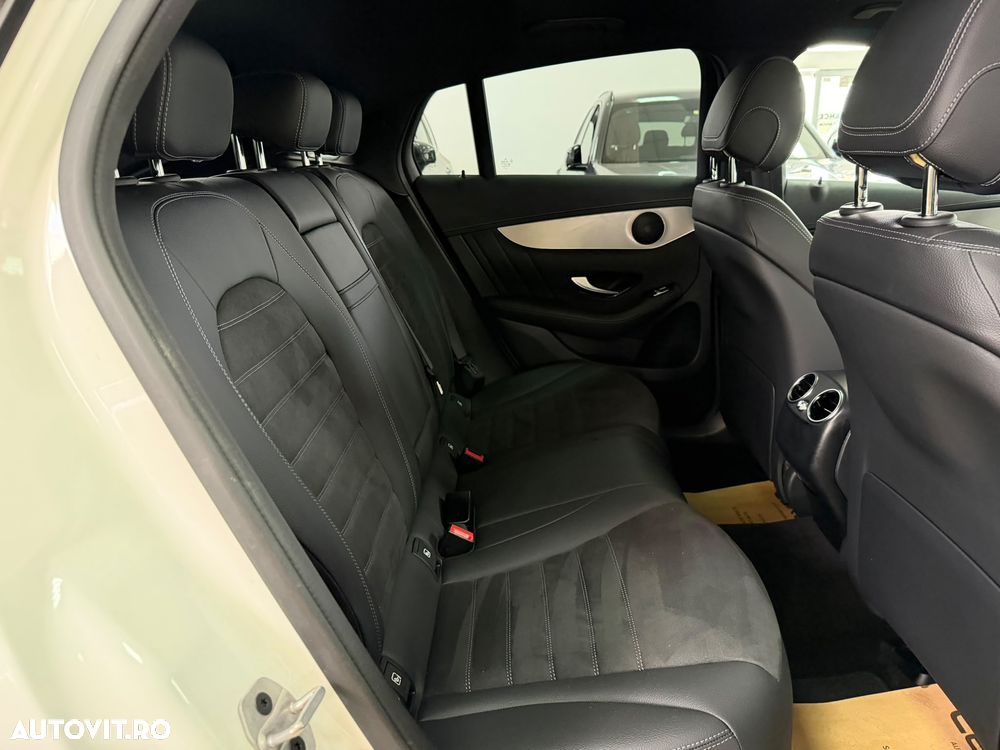 Mercedes-Benz GLC Coupe 220 d 4Matic 9G-TRONIC AMG Line - 23