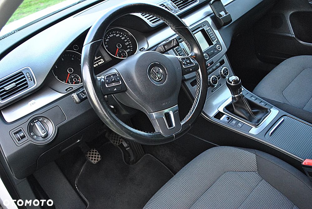 Volkswagen Passat 2.0 TDI BlueMotion Technology Highline - 8