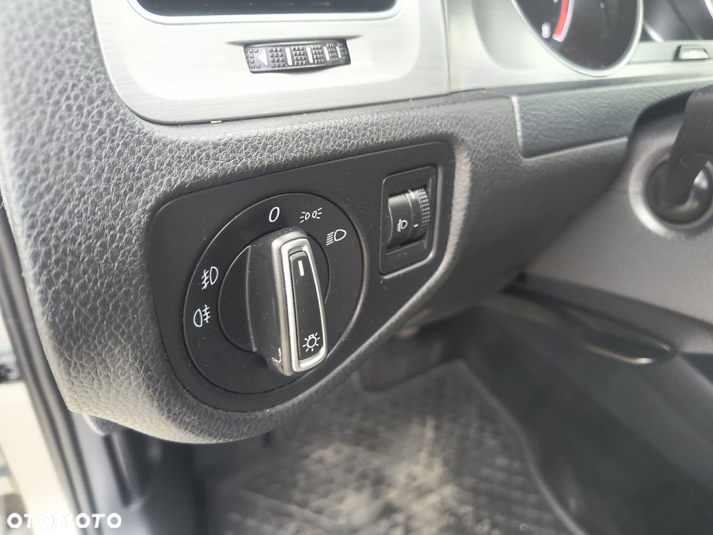 Volkswagen Golf 1.4 TSI BMT Comfortline - 30