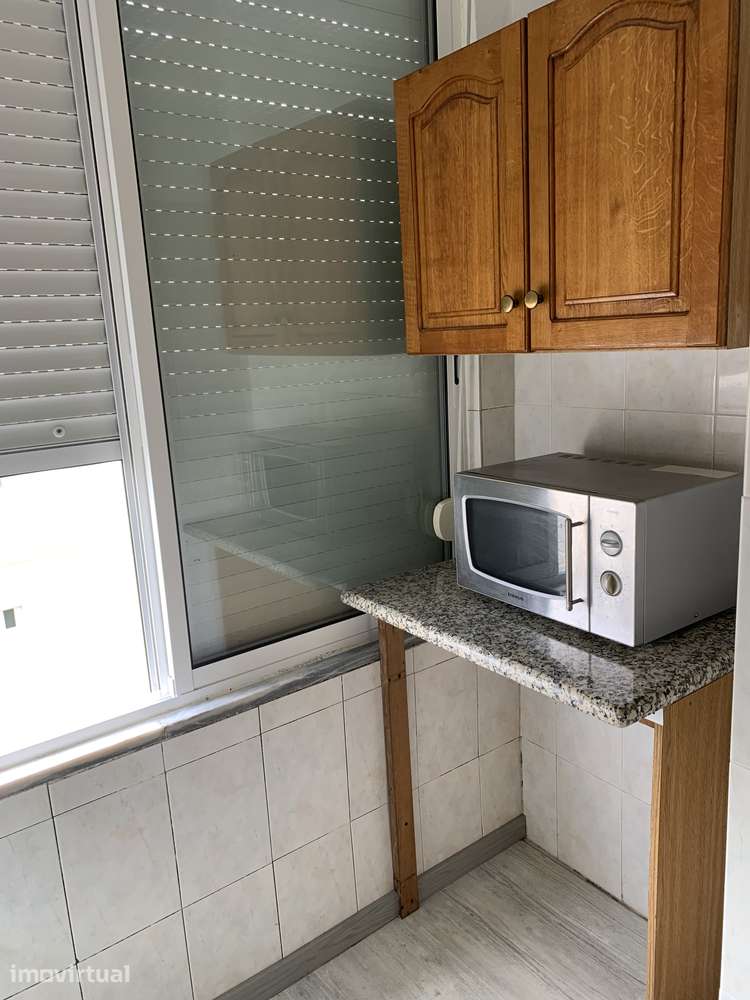 Apartamento T1 com varanda em Rio de Mouro - Grande imagem: 2/17