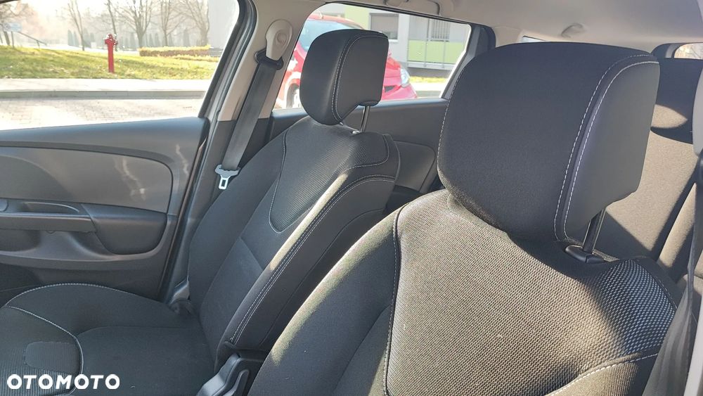 Renault Clio TCe 90 Luxe - 24