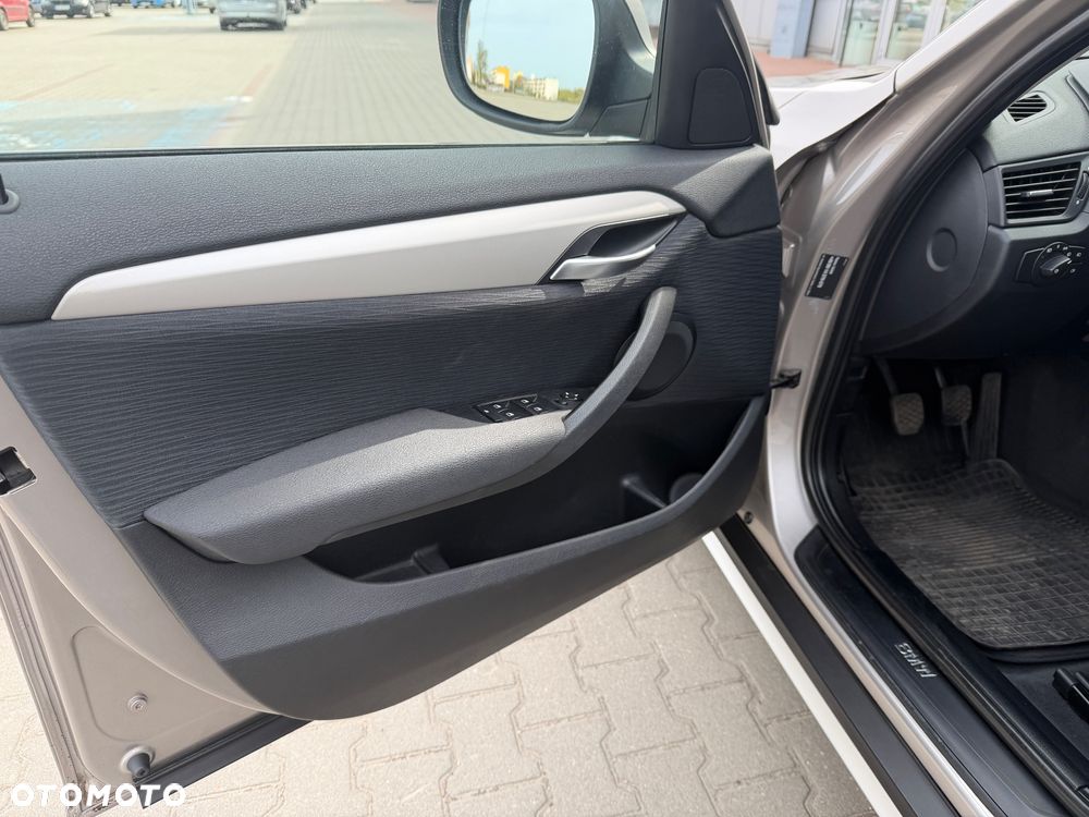 BMW X1 sDrive18i - 27