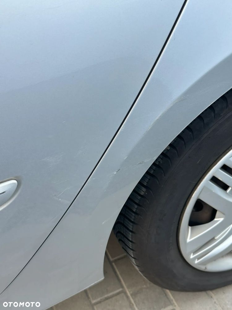 Renault Laguna 2.0 DCi Dynamique - 8