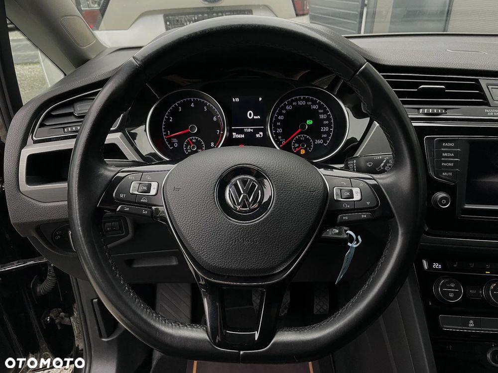 Volkswagen Touran 1.4 TSI BMT Highline DSG - 23