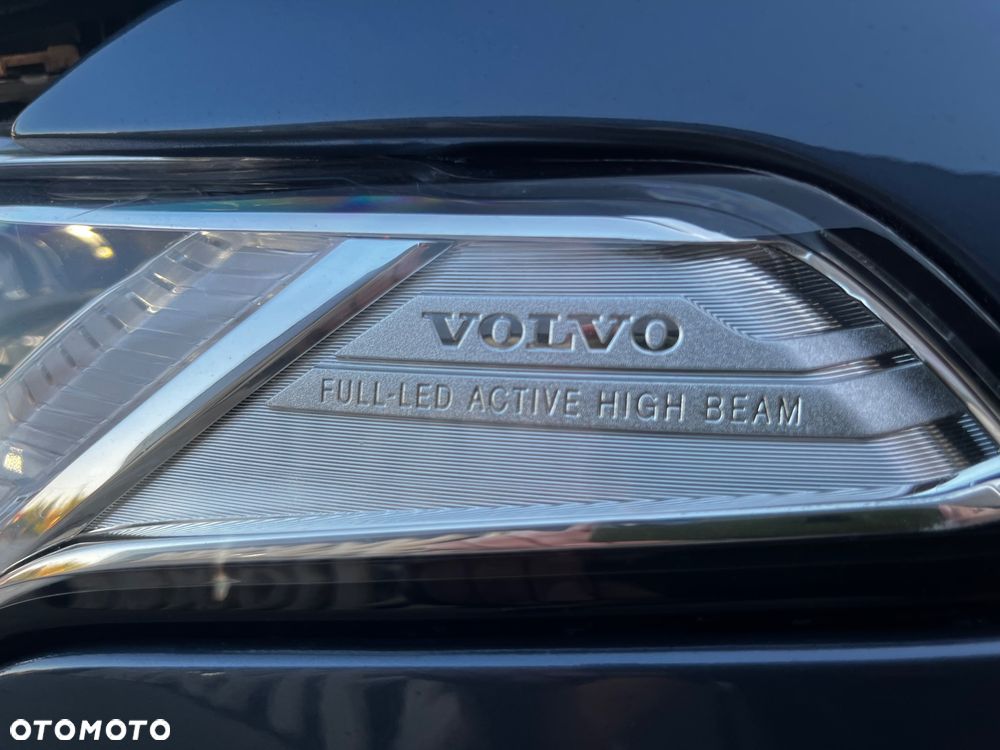 Volvo XC 90 T6 AWD Momentum 7os - 39
