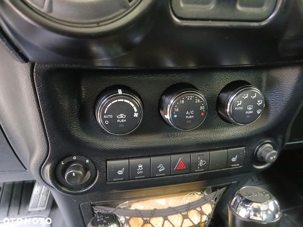 Jeep Wrangler 2.8 CRD Sport - 17