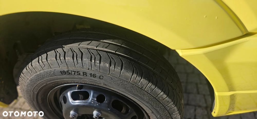 Mercedes-Benz Sprinter - 16