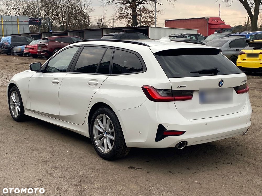 BMW Seria 3 320d xDrive - 14