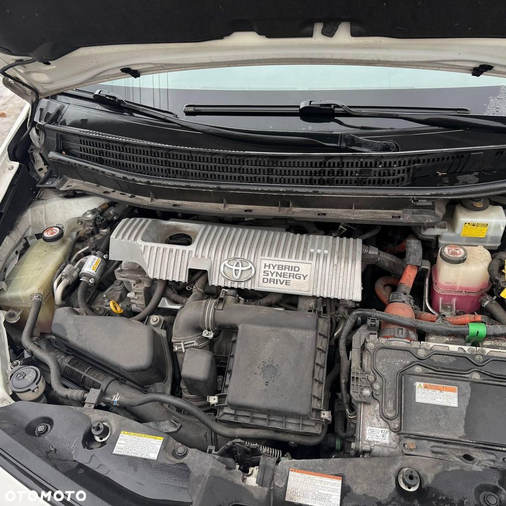 Toyota Prius (Hybrid) - 7