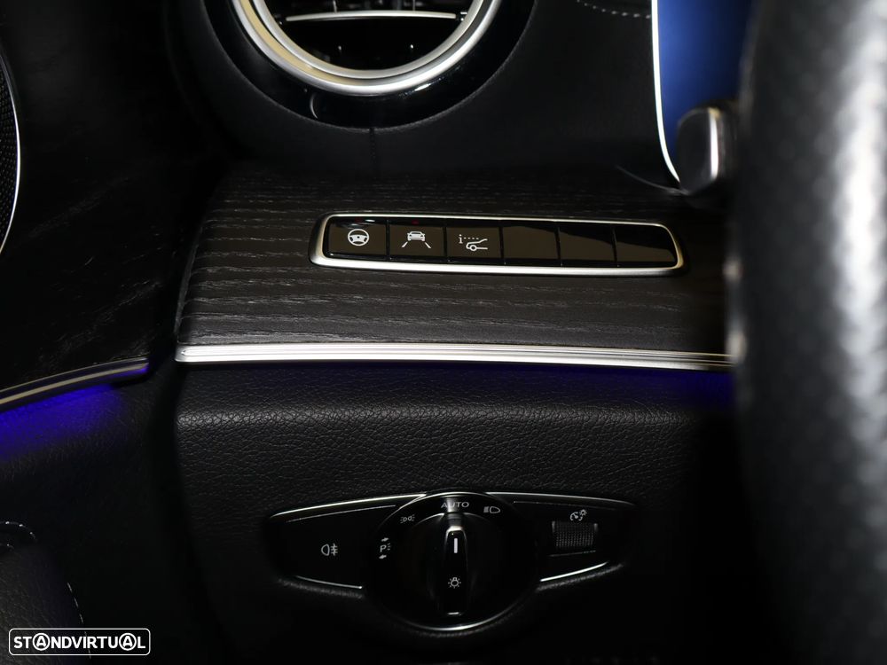 Mercedes-Benz E 300 de 9G-TRONIC AMG Line - 31