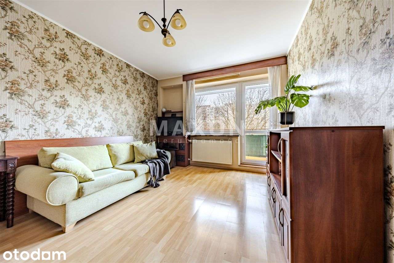 2 pokoje | metro | balkon