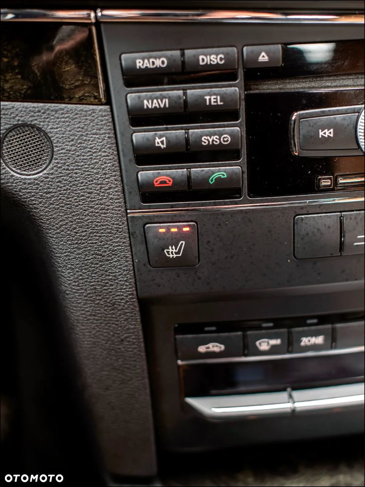 Mercedes-Benz Klasa E 250 BlueEFFICIENCY 7G-TRONIC Avantgarde - 28