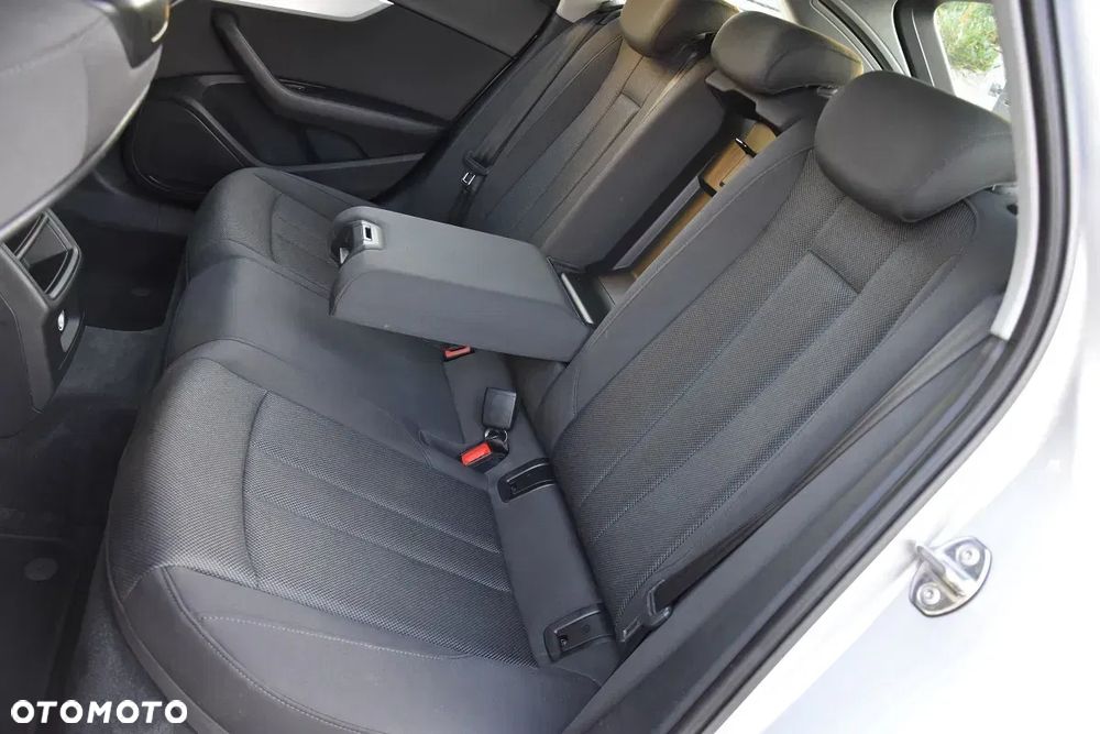 Audi A4 Avant 2.0 TDI S tronic - 23