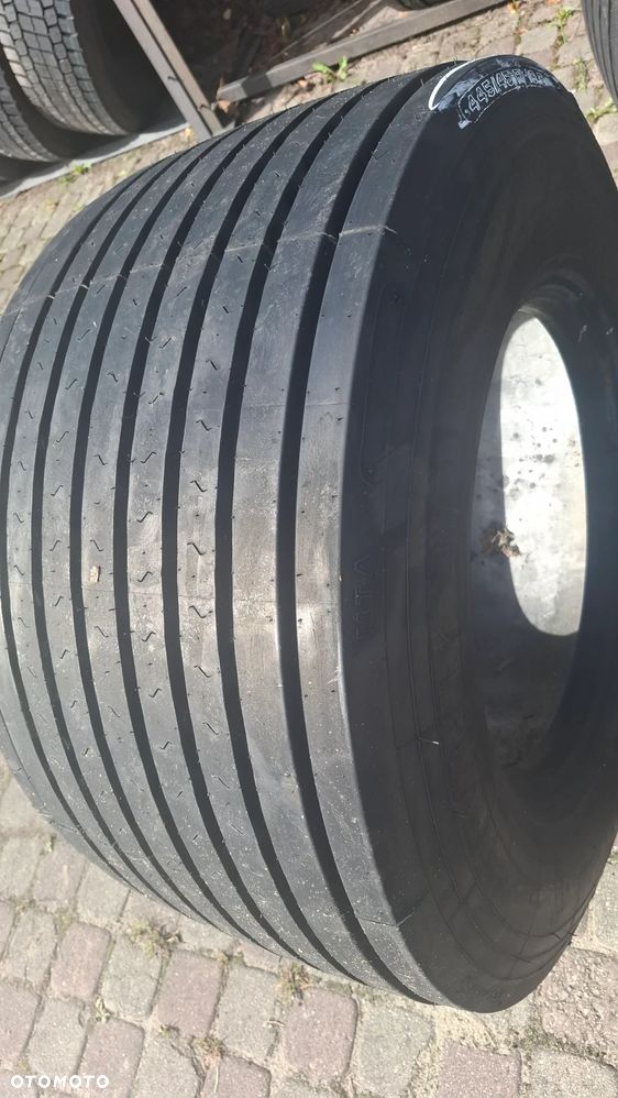 BIEŻNIKOWANE 445/45R19.5 - 2