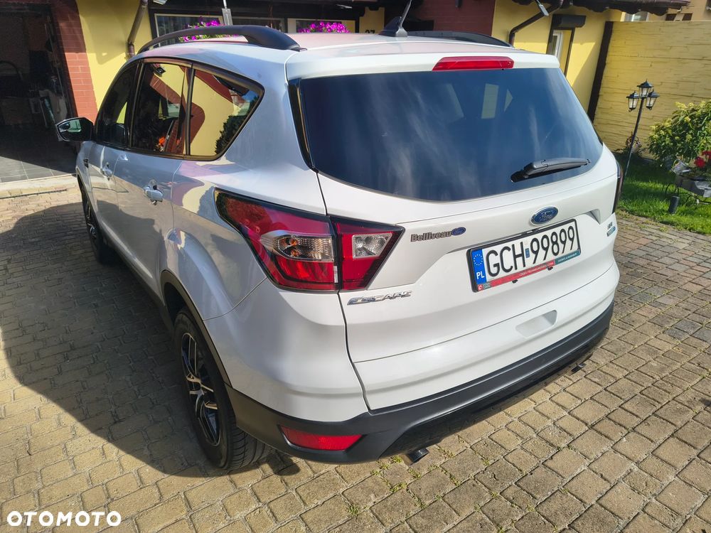 Ford Kuga - 10