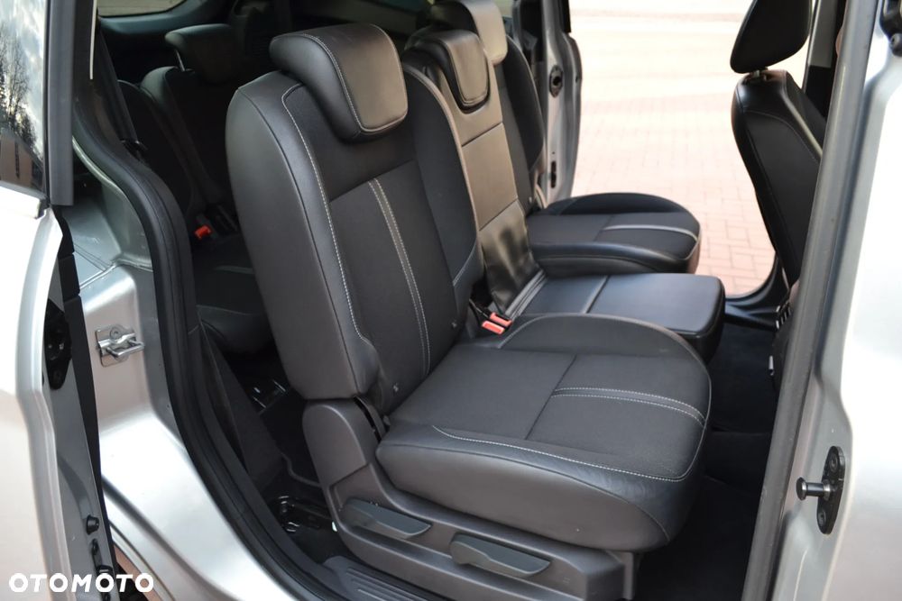 Ford Grand C-MAX - 19