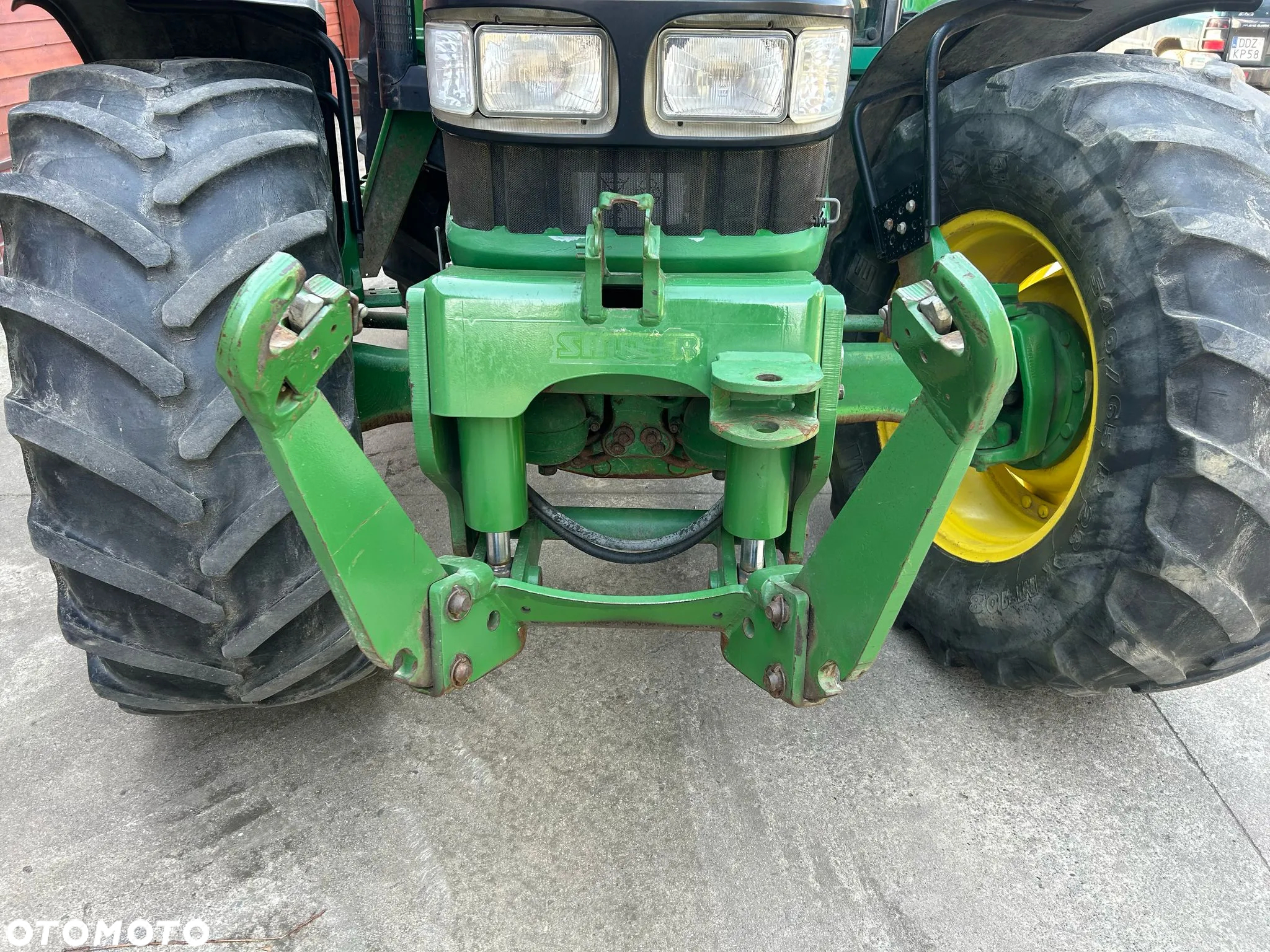 John Deere 6820 - 12