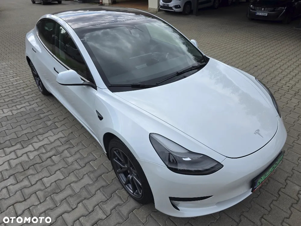 Tesla Model 3 - 6