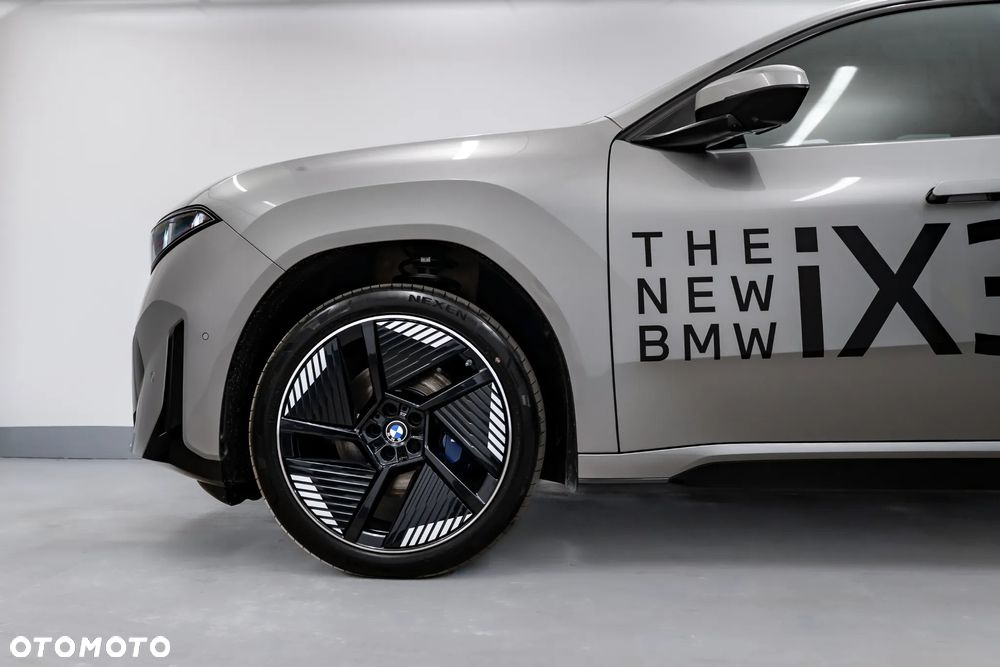 BMW iX3 - 3