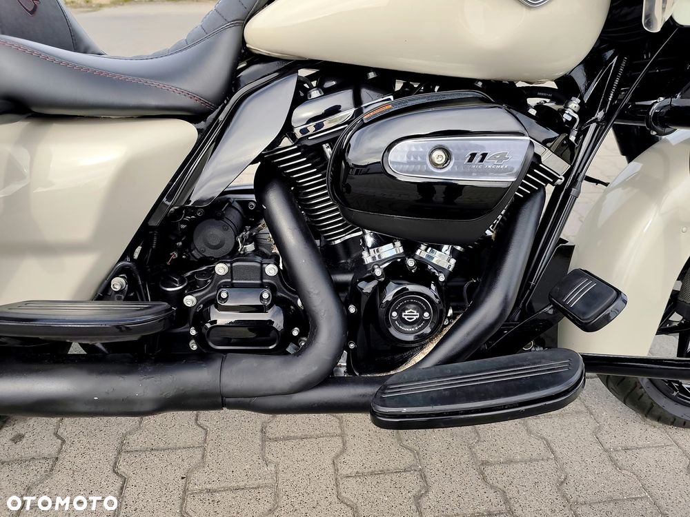 Harley-Davidson Touring Road Glide - 28