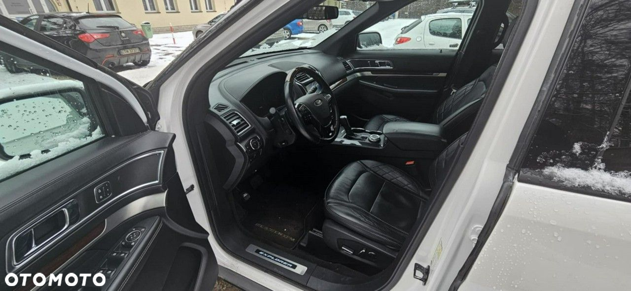 Ford Explorer - 12