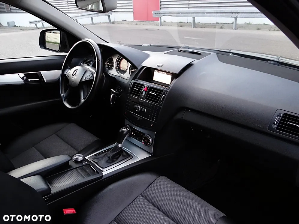 Mercedes-Benz Klasa C 180 T Kompressor Automatik Avantgarde - 26