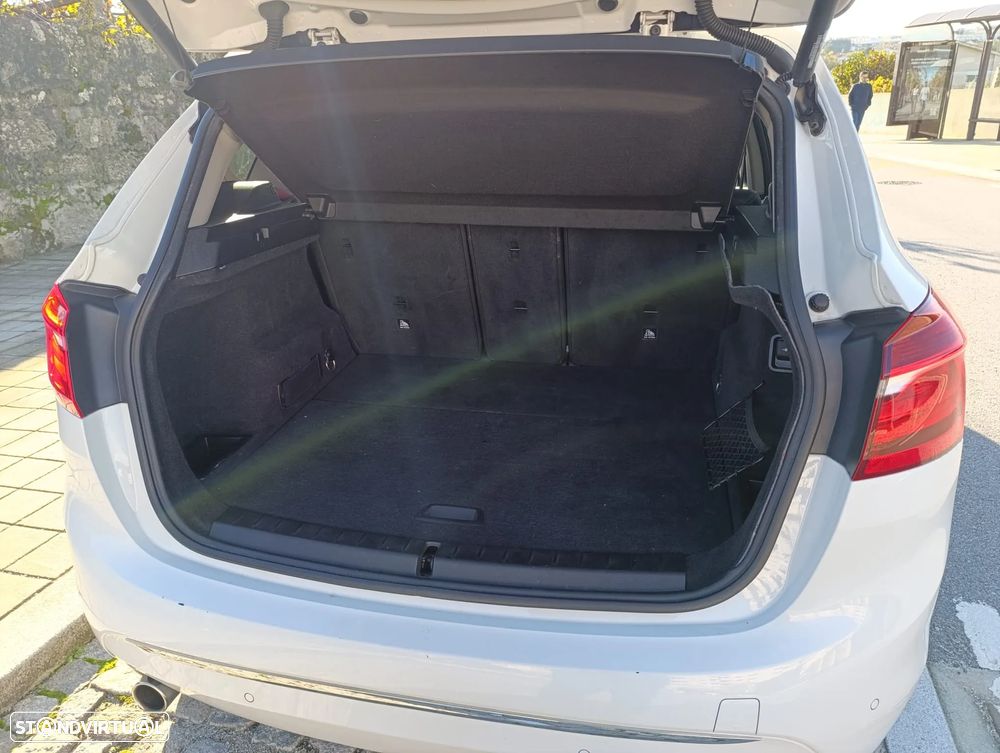 BMW 218 Active Tourer d Line Luxury Auto - 7