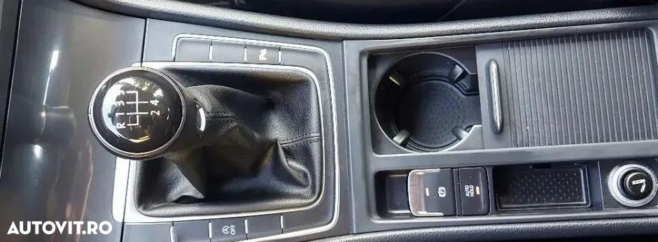 Volkswagen Golf 1.6 TDI Comfortline - 7