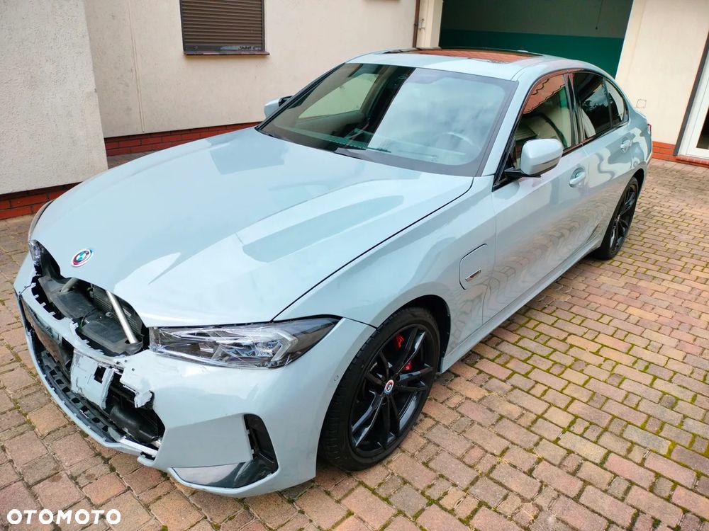 BMW Seria 3 330e M Sport - 12