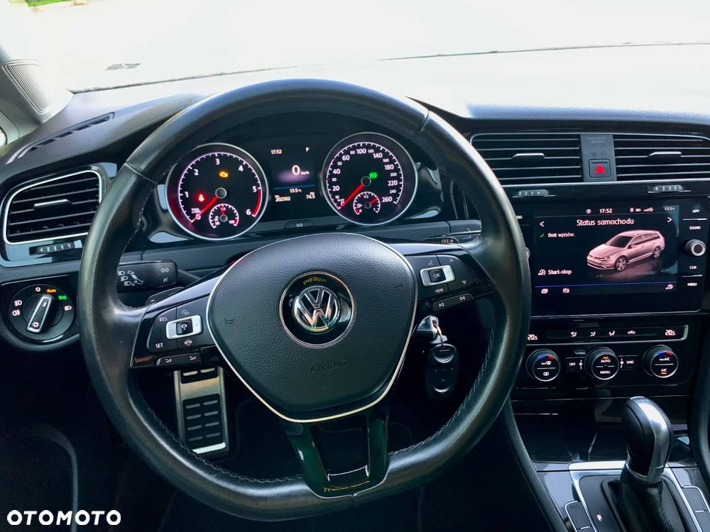 Volkswagen Golf - 11