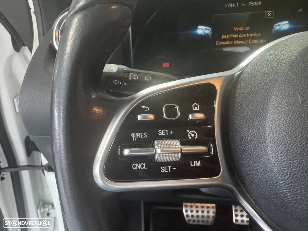 Mercedes-Benz GLA 200 d AMG Line - 19