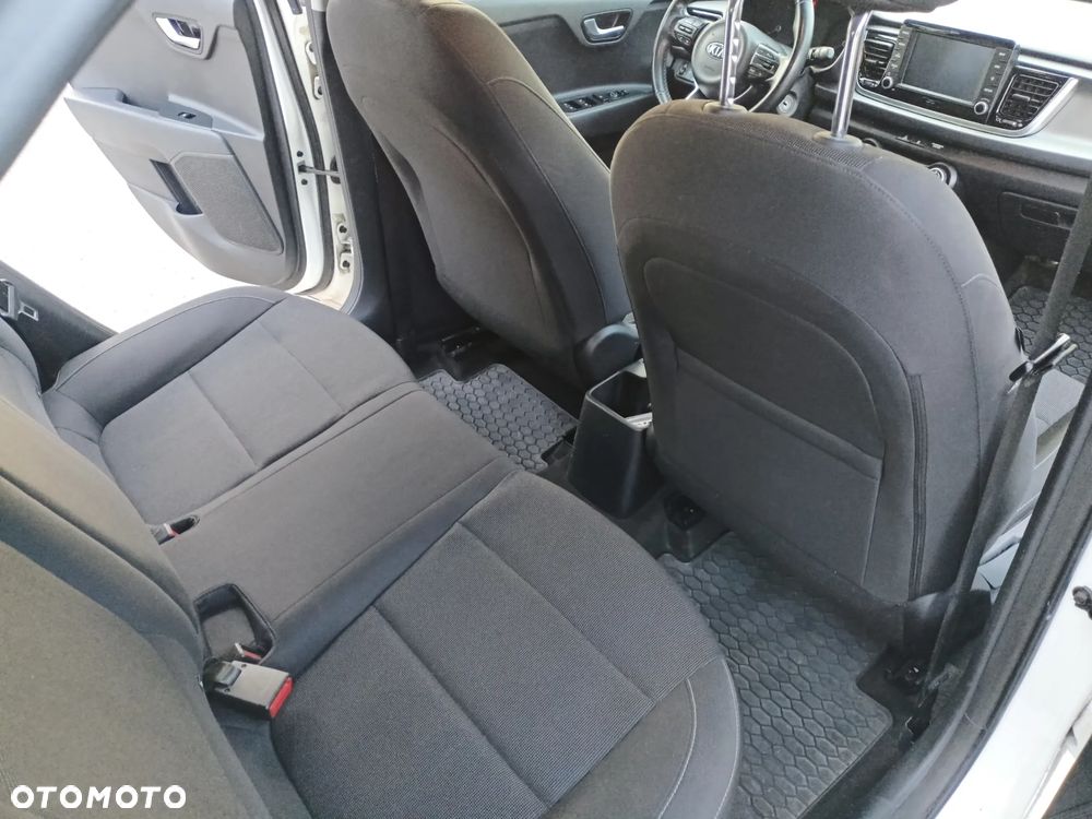 Kia Rio - 18