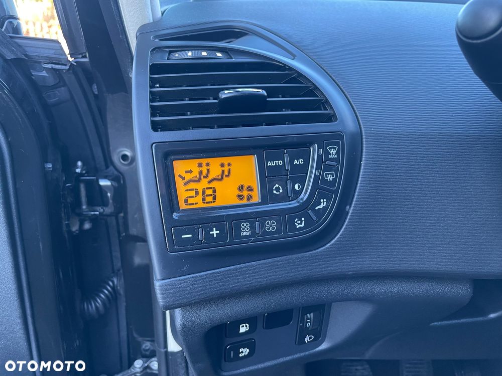 Citroën C4 Picasso - 29