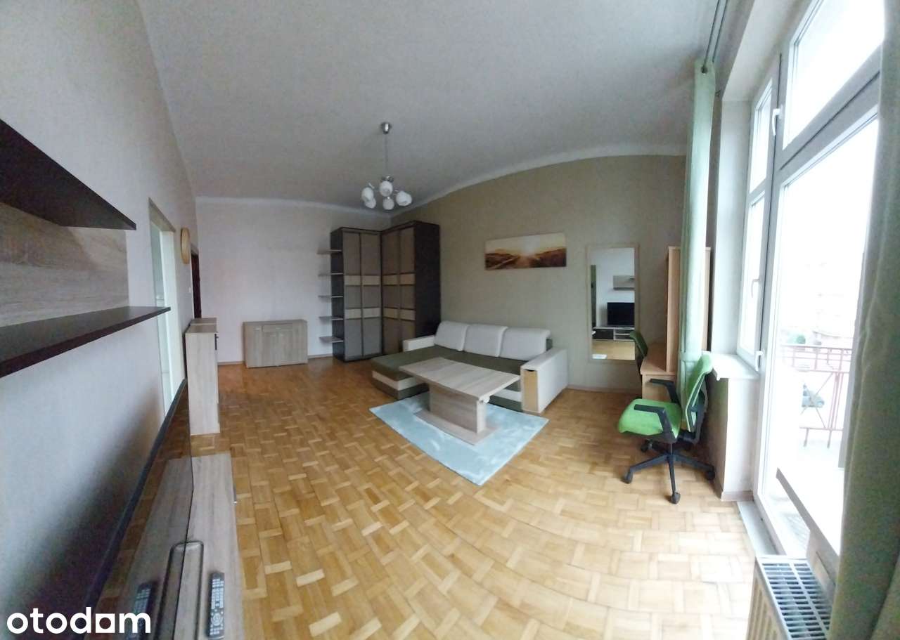Przytulna duża kawalerka z balkonem w centrum Łodzi