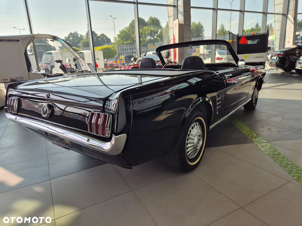 Ford Mustang - 7