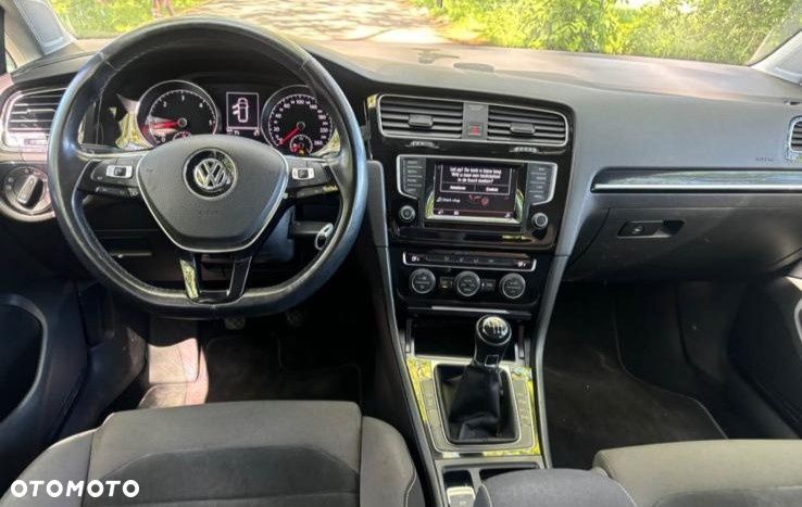Volkswagen Golf - 5