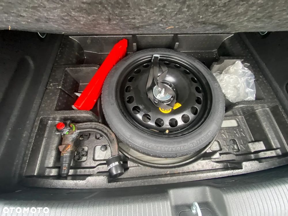 Opel Astra 1.4 T Enjoy S&S - 22