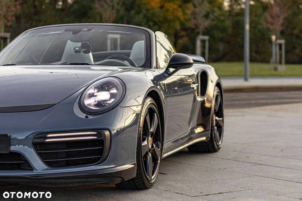 Porsche 911 Turbo S Cabrio - 11