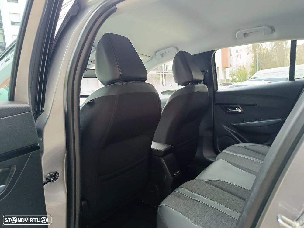 Peugeot e-208 Allure - 13