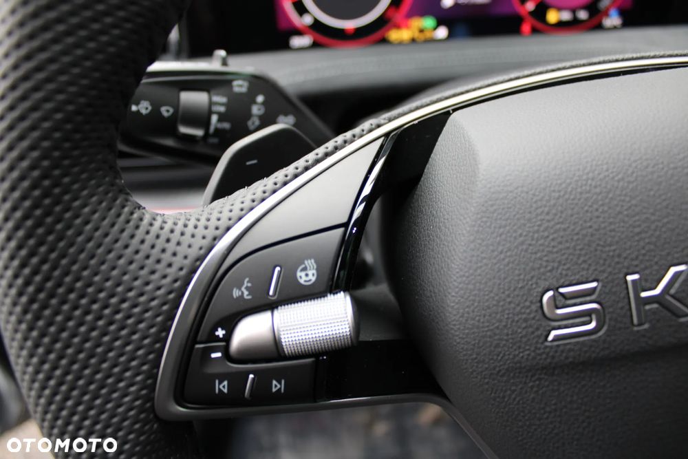 Skoda Superb 2.0 TDI SCR 4x4 Sportline DSG - 5