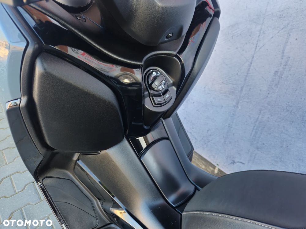 Yamaha X-max - 18